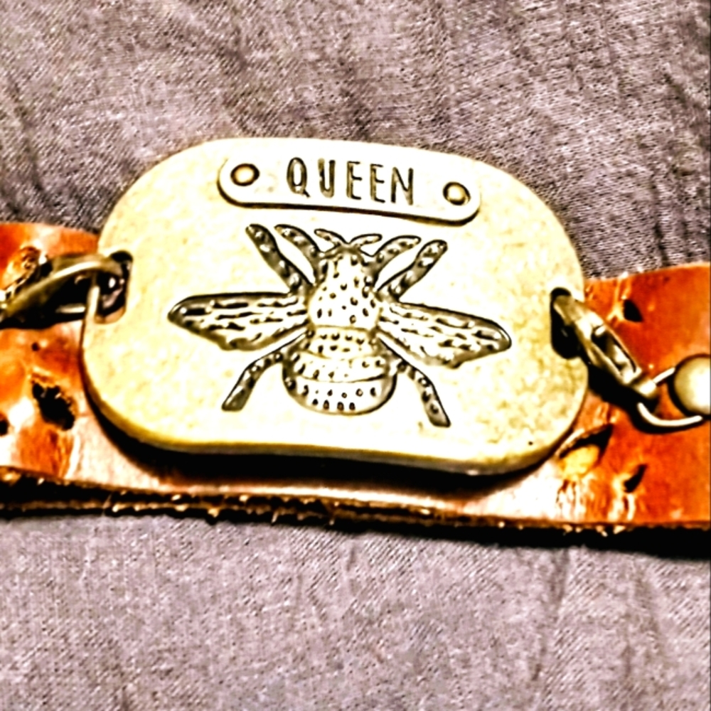 Queen Bee genuine leather bracelet